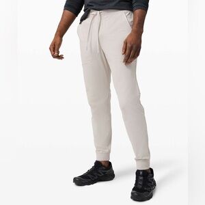 Lululemon ABC Jogger Warpstreme in Silverstone size S